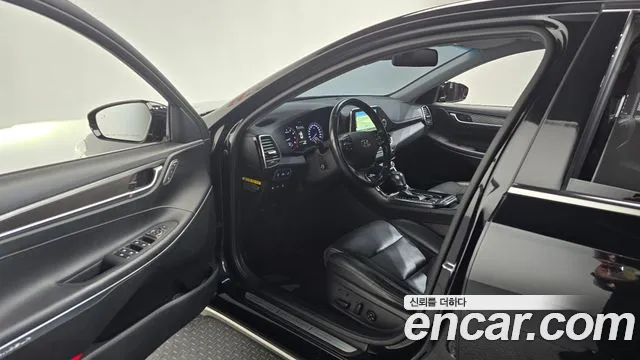 Hyundai Grandeur 2017 thumb 10