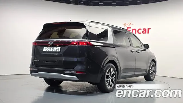Kia Carnival 2021 thumb 2