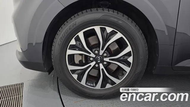 Kia Carnival 2021 thumb 5