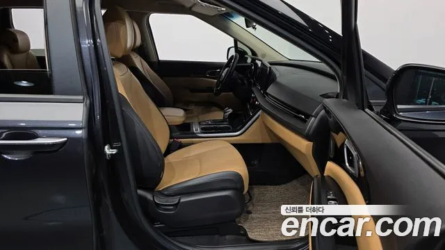 Kia Carnival 2021 thumb 11