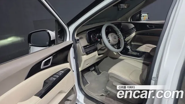 Kia Carnival 2021 thumb 10