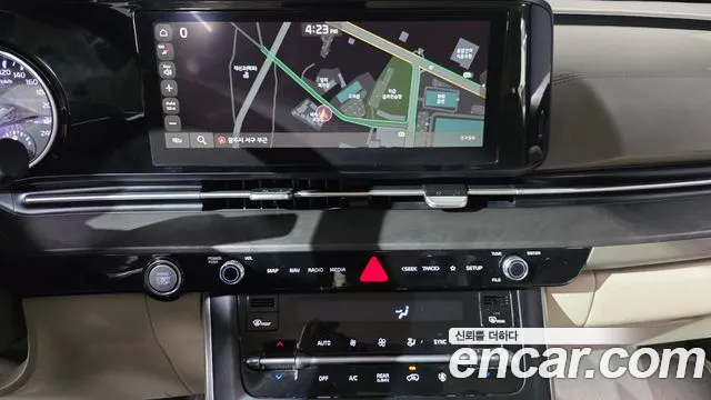 Kia Carnival 2021 thumb 11