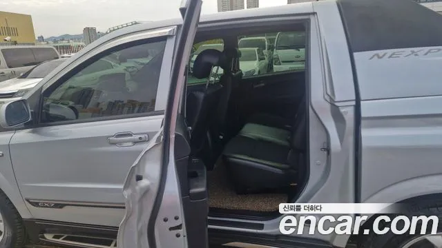 KG_Mobility_Ssangyong KORANDO 2012 thumb 8