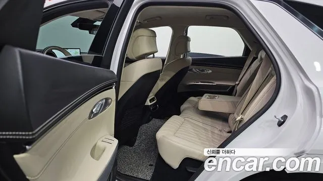 Genesis GV70 2023 thumb 11
