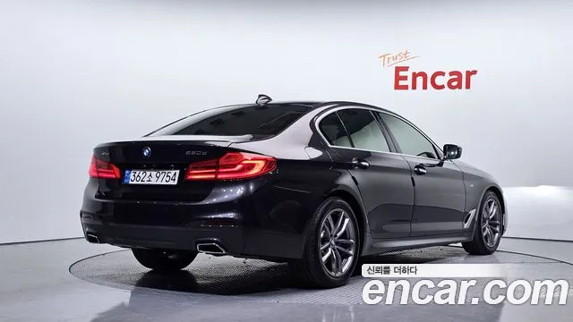 BMW 5-Series 2017 thumb 2