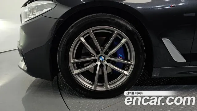 BMW 5-Series 2017 thumb 5