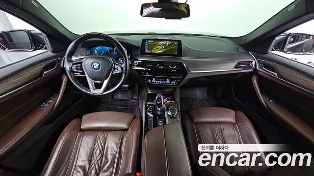 BMW 5-Series 2017 thumb 7
