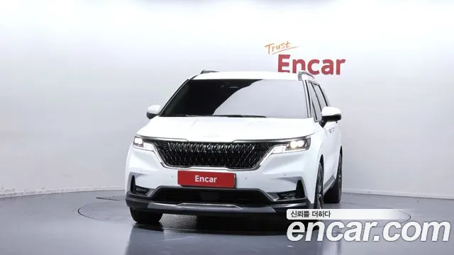 Kia Carnival 2023 thumb 3