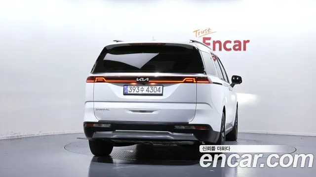 Kia Carnival 2023 thumb 4