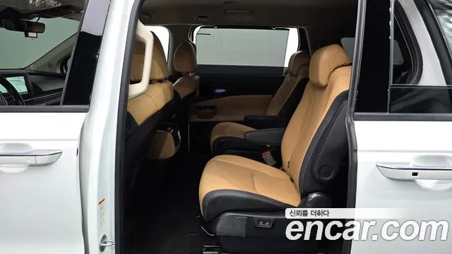 Kia Carnival 2023 thumb 11
