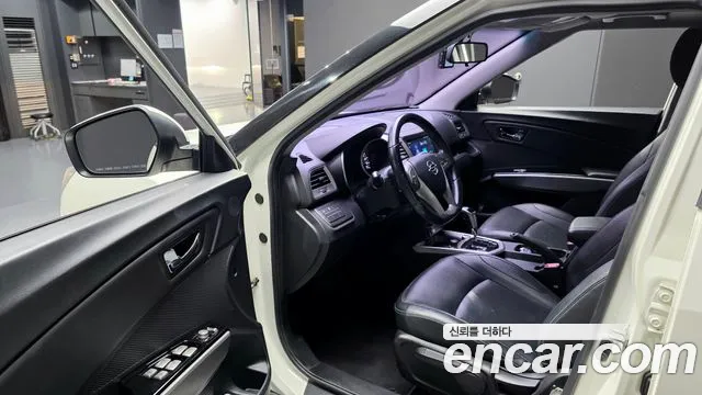 KG_Mobility_Ssangyong TIBOLI 2015 thumb 10