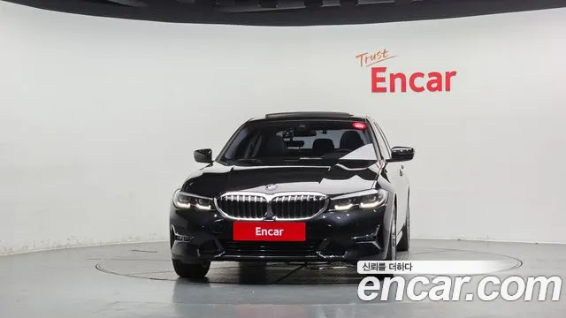 BMW 3-Series 2019 thumb 3