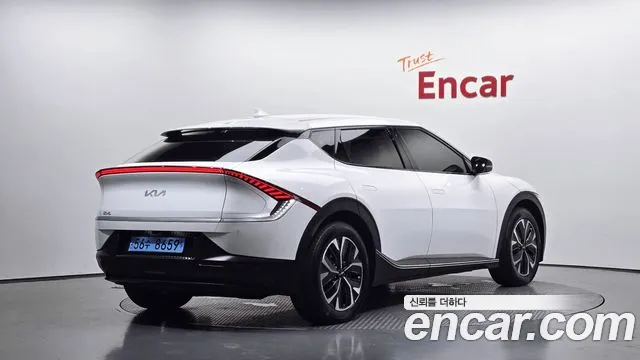 Kia EV6 2022 thumb 2