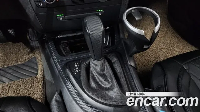 BMW 1-Series 2009 thumb 9