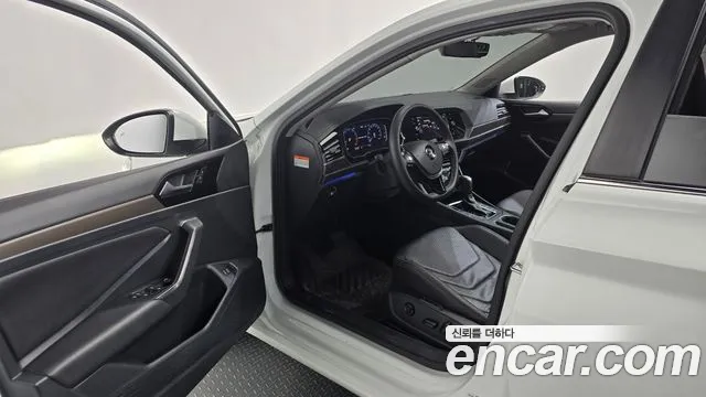 Volkswagen Jetta 2021 thumb 9