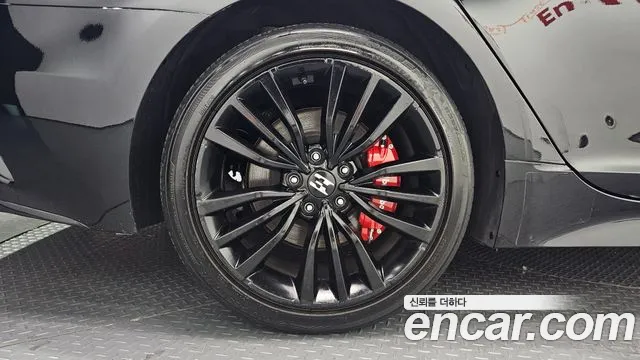 Kia Stinger 2017 thumb 5