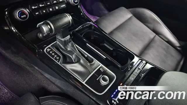 Kia Stinger 2017 thumb 9