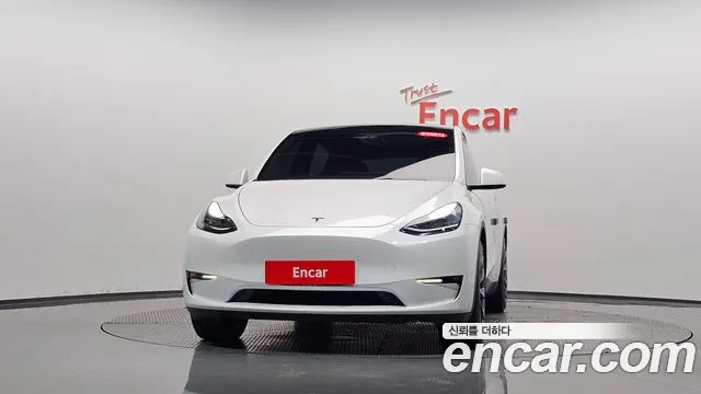 Tesla Model Y 2021 thumb 2