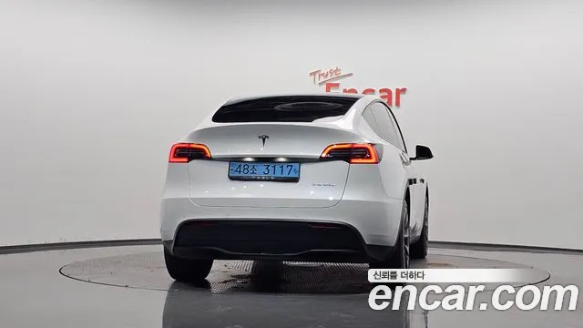 Tesla Model Y 2021 thumb 3