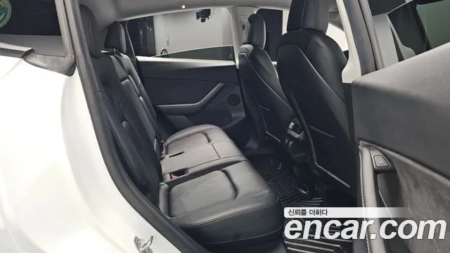 Tesla Model Y 2021 thumb 11