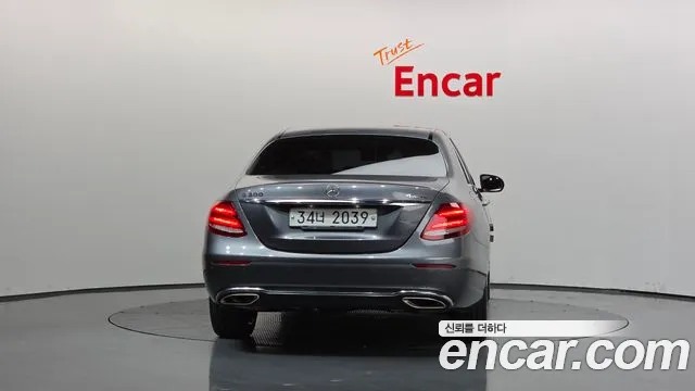 Mercedes-Benz E-Класс 2017 thumb 3