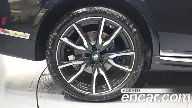 BMW X7 2021 thumb 4