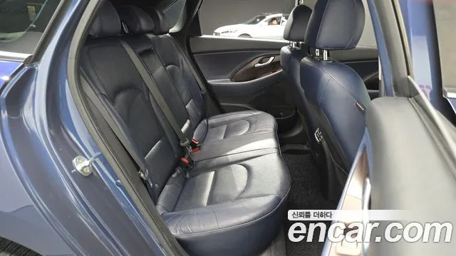Hyundai i30 2017 thumb 11