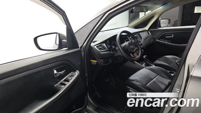 Kia Carens 2013 thumb 10