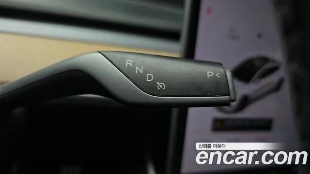 Tesla Model 3 2020 thumb 8