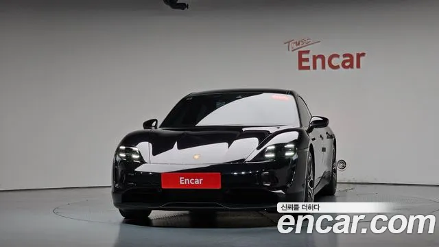 Porsche Taycan 2023 thumb 2