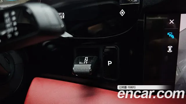 Porsche Taycan 2023 thumb 8