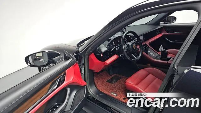 Porsche Taycan 2023 thumb 9