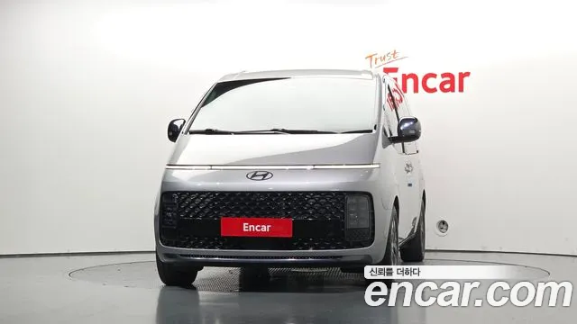 Hyundai Staria 2024 thumb 3