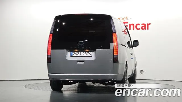 Hyundai Staria 2024 thumb 4