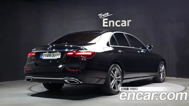 Mercedes-Benz E-Класс 2023 thumb 2