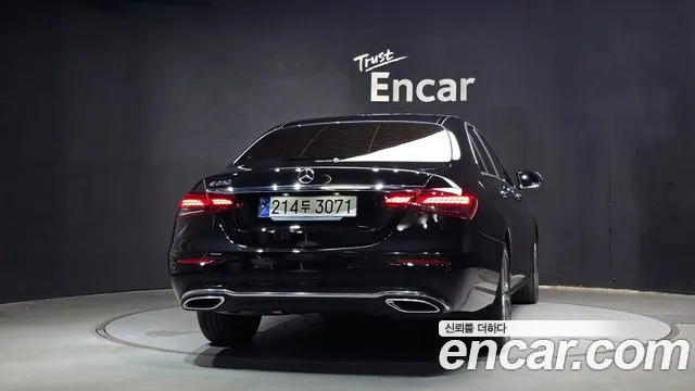 Mercedes-Benz E-Класс 2023 thumb 4