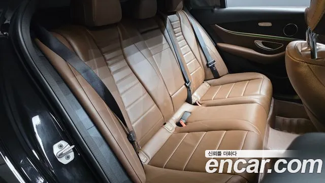 Mercedes-Benz E-Класс 2023 thumb 11