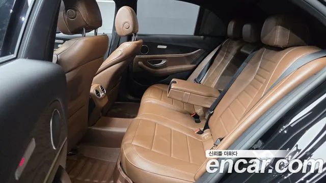 Mercedes-Benz E-Класс 2023 thumb 12