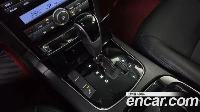 Kia Opirus 2011 thumb 9