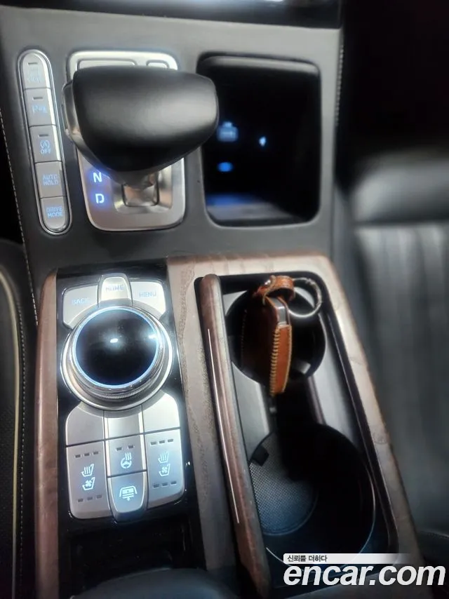 Genesis G90 2020 thumb 9