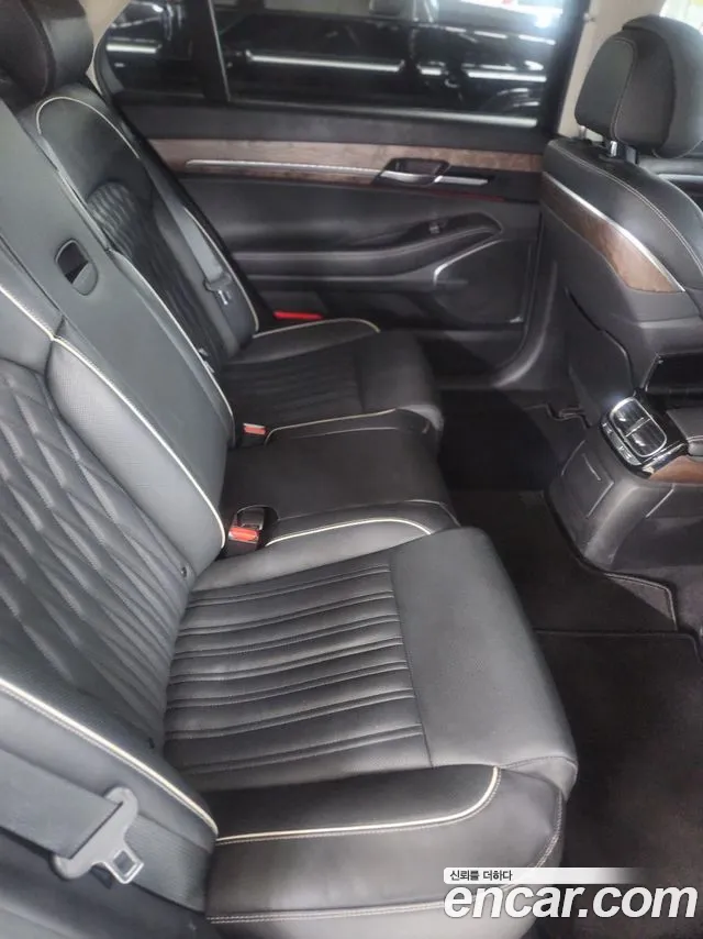 Genesis G90 2020 thumb 10