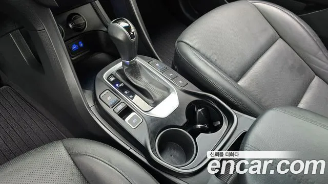 Hyundai Santa Fe 2016 thumb 9