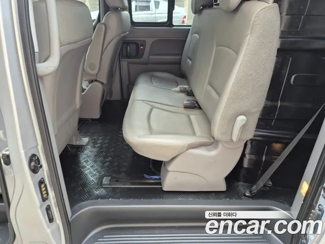 Hyundai Starex 2017 thumb 10