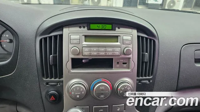 Hyundai Starex 2011 thumb 8