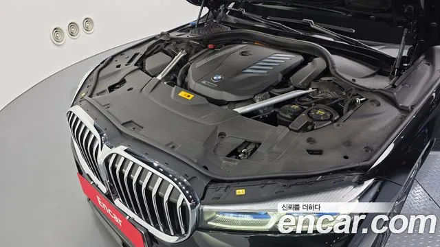 BMW 7-Series 2022 thumb 6