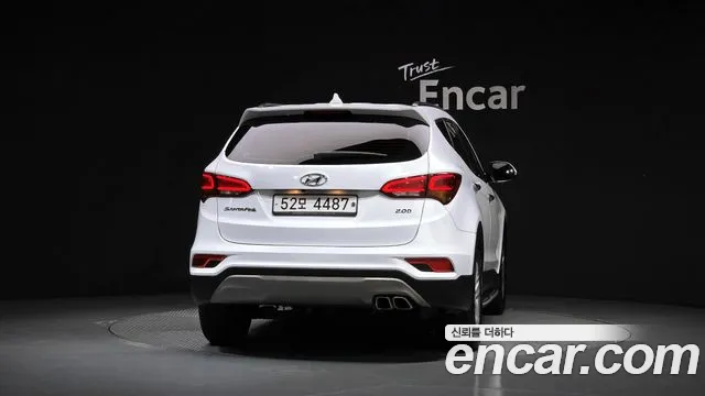 Hyundai Santa Fe 2017 thumb 4