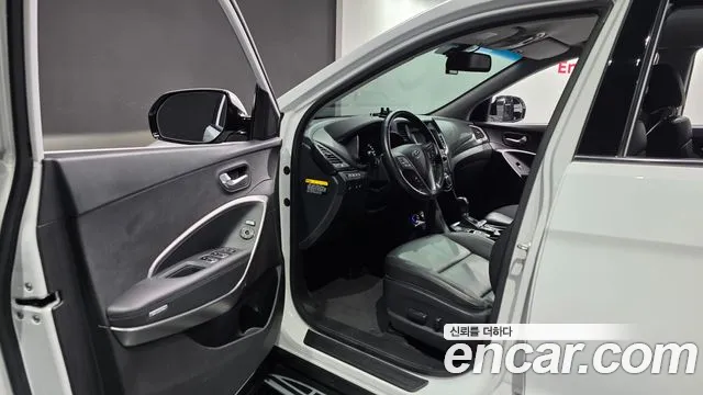 Hyundai Santa Fe 2017 thumb 10