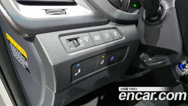 Hyundai Santa Fe 2017 thumb 12