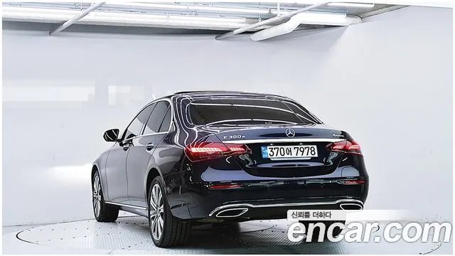 Mercedes-Benz E-Класс 2023 thumb 2