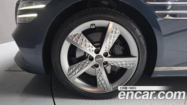 Genesis G80 2022 thumb 5